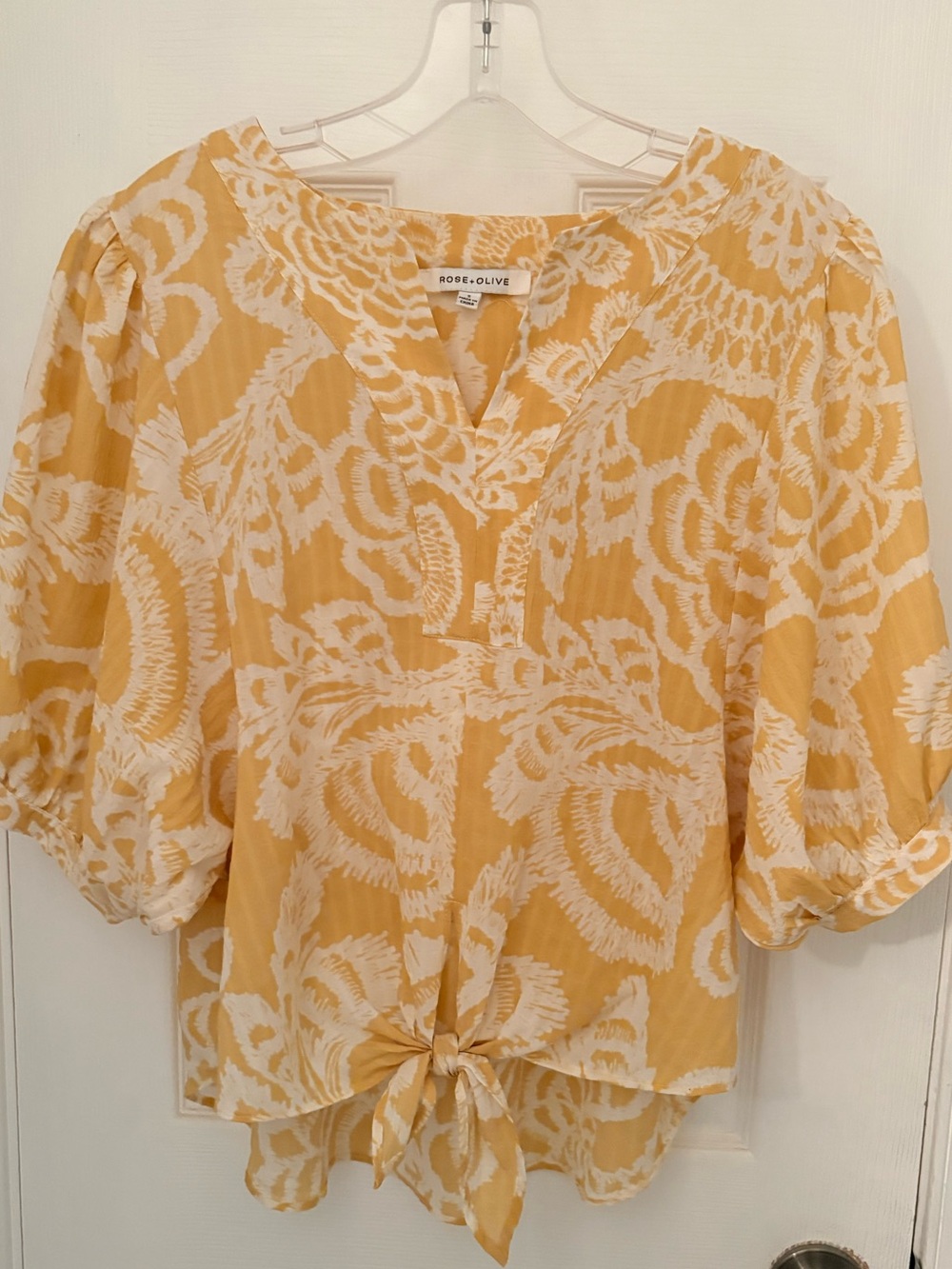 Rose & Olive Yellow and White Tie-Front Puff Sleeve Blouse